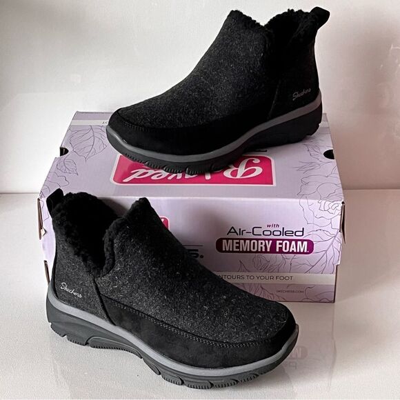 Skechers Relaxed Fit Easy Going Faux Fur Wool Ankle Boots - Picture 3 of 8